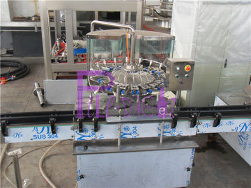 El equipo de relleno del agua linear de 5000 BPH, plástico embotella la máquina líquida del llenador