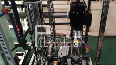 Máquina del tratamiento del agua potable del RO de la ósmosis reversa de 500LPH Monoblock con el filtro de FRP
