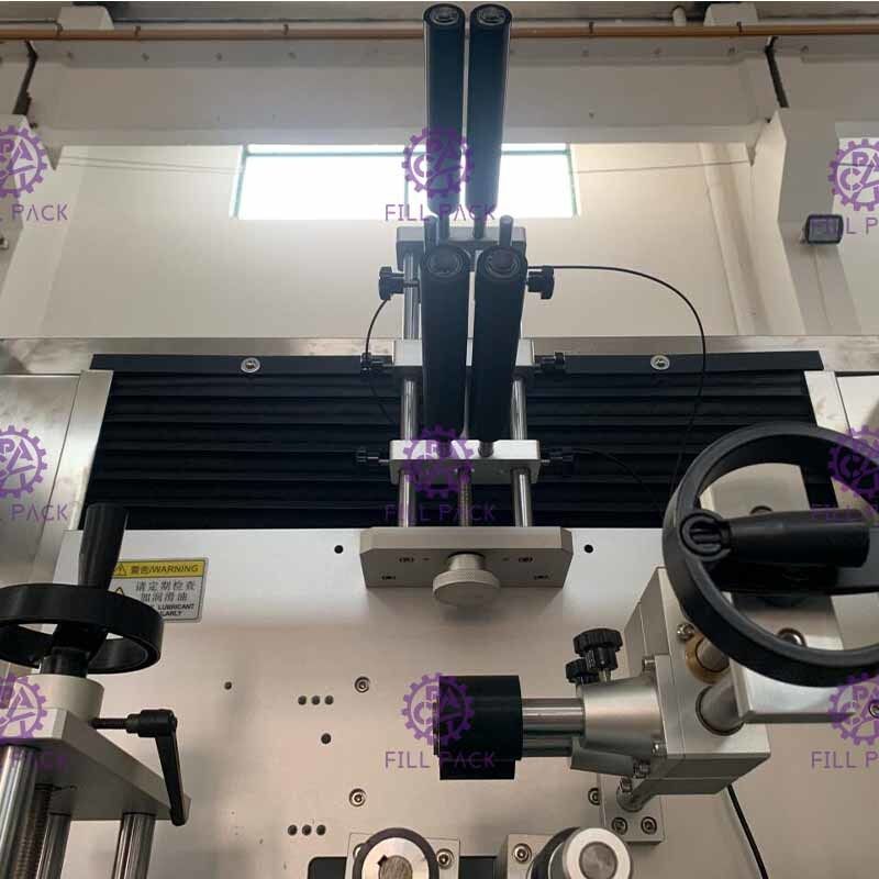 Máquina de etiquetado automática para la botella del ANIMAL DOMÉSTICO 2L y la cápsula