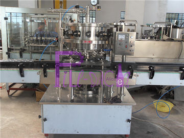 Máquina de rellenar 2000BPH del refresco equilibrado de la presión para las bebidas carbónicas