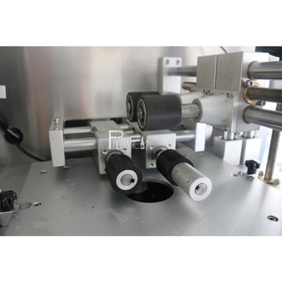 El doble automático completo de la máquina de etiquetado de la manga del encogimiento va al cuerpo con encogimiento del vapor