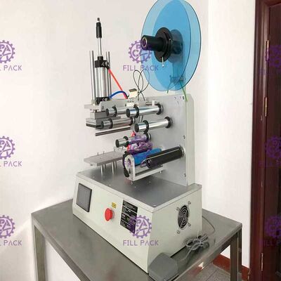 La máquina de etiquetado plana de la botella del cuadrado 2000BPH sacude la etiqueta engomada adhesiva semi automática