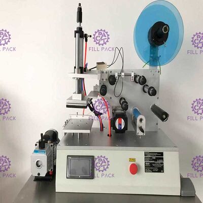 La máquina de etiquetado plana de la botella del cuadrado 2000BPH sacude la etiqueta engomada adhesiva semi automática