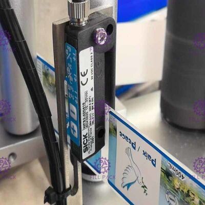 máquina de etiquetado adhesiva de la botella redonda 220V sola cara 3000 BPH