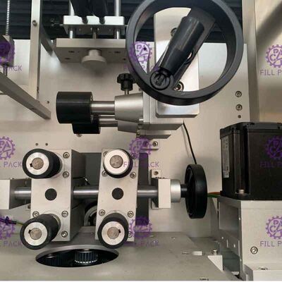 Máquina de etiquetado instalada cuatro cuchillas de conducción doble de la botella con el conductor de Panasonic