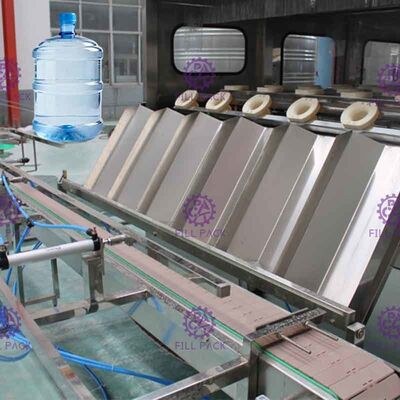 Máquina de rellenar del agua automática de cuatro pasos que se lava con la cadena del acero inoxidable