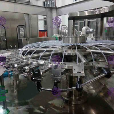 El agua de soda de Sprite carbonató la línea del relleno del refresco