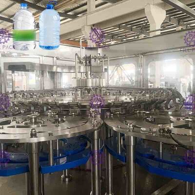 máquina de embotellado pura del agua 5L 3 en 1 equipo líquido del llenador