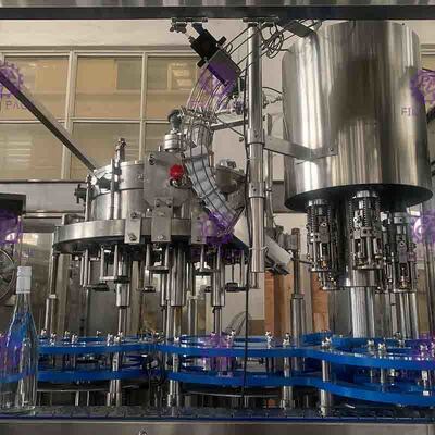 Equipo que capsula automático 15000BPH de la máquina de embotellado del refresco