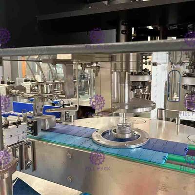 El jugo de alta velocidad de la bebida puede máquina de rellenar, equipo automático del lacre de la poder