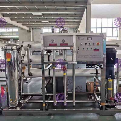 Sistema de tratamiento de aguas mineral de la filtración del esterilizador ULTRAVIOLETA con los tanques de almacenamiento del agua del acero inoxidable