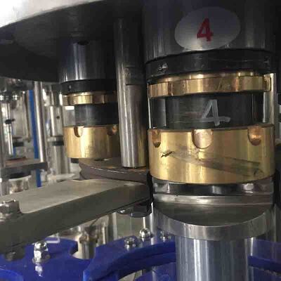 equipo que capsula de relleno del fregado de las botellas de la bebida de la máquina de rellenar de la cerveza de 2000BPH Full Auto