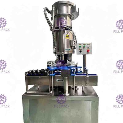 Línea carbónica automática de la máquina de rellenar del agua chispeante de la bebida de 4000BPH 2L con el tirón Ring Cap