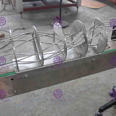 Máquina de rellenar 2000BPH del refresco equilibrado de la presión para las bebidas carbónicas