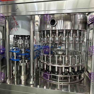 embotelladora del agua plástica no gasificada 10000BPH con la cabeza de la limpieza del CIP