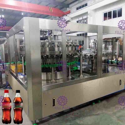 El agua de soda de Sprite carbonató la línea del relleno del refresco