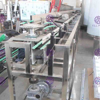 Esterilizador reverso de la botella del acero inoxidable 304 que alisa el transportador de rodillo para la línea del relleno en caliente