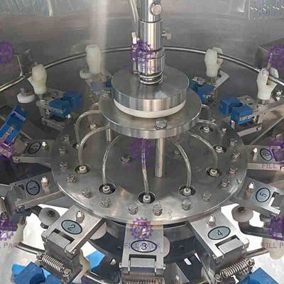 Máquina de rellenar automática del agua potable 2000BPH para la pequeña botella del ANIMAL DOMÉSTICO