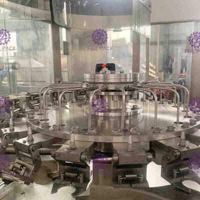Equipo anaranjado de Juice Filling And Capping Machine del relleno en caliente de 5000BPH Monoblock de la máquina de la fruta plástica automática de la botella