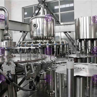 Máquina plástica de relleno 3 in-1 del llenador de la botella del equipo de la bebida auto industrial