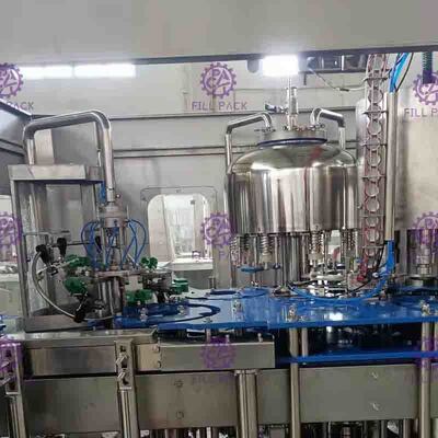 Sistema embotellador 8000BPH del equipo de la bebida de la centralización