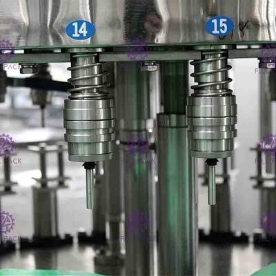 relleno en caliente Juice Machine For Glass Jars anaranjado de 0.4Mpa 8000BPH con la torsión de los casquillos