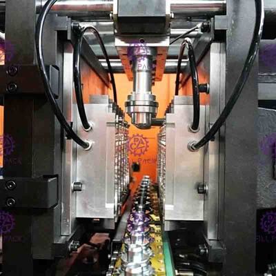Cavidades plásticas de la máquina 8000BPH 6 del moldeo por insuflación de aire comprimido de la botella del ANIMAL DOMÉSTICO automáticas para beber