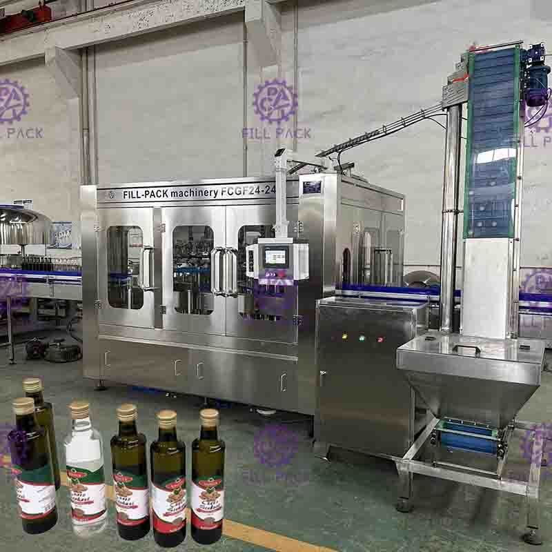 Máquina de embotellado de la salsa de soja 3000BPH con el tanque de la balanza de la preservación del calor