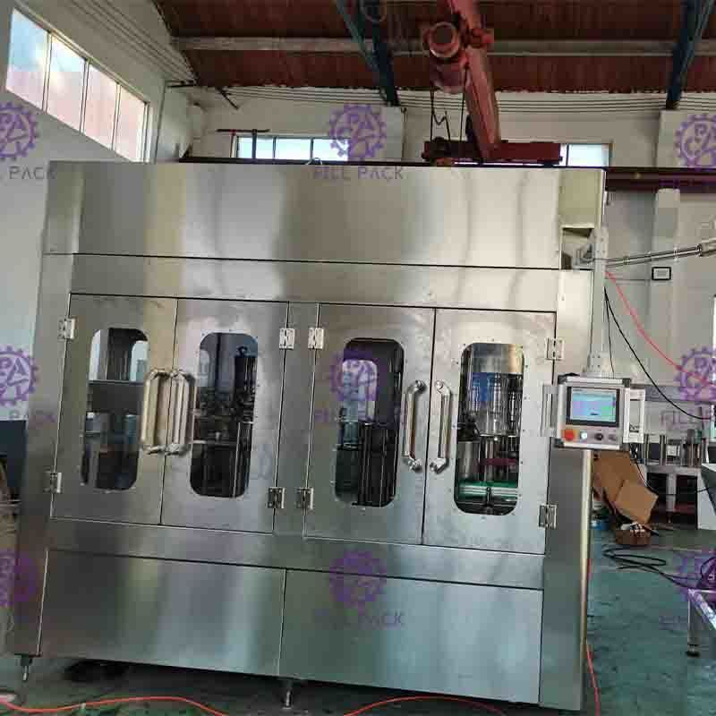 3 completamente automáticos en 1 máquina de rellenar del agua de botella del ANIMAL DOMÉSTICO para el agua mineral