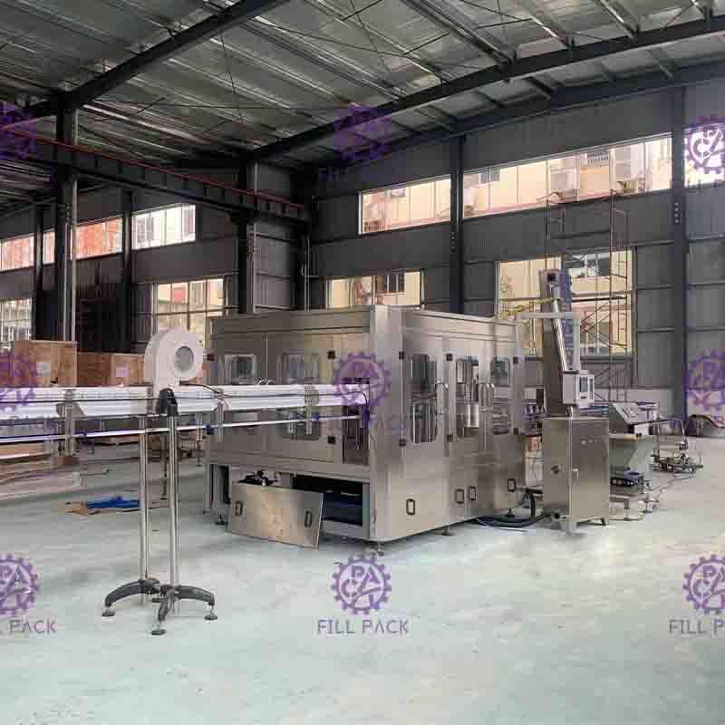 El PLC controla la cadena de producción del agua, máquina de rellenar de Monoblock de la botella plástica 15000BPH